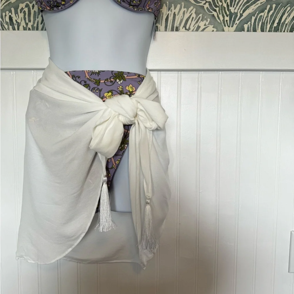 White Solido Women’s Tassel Swimsuit Sarong - Picture 3 of 3